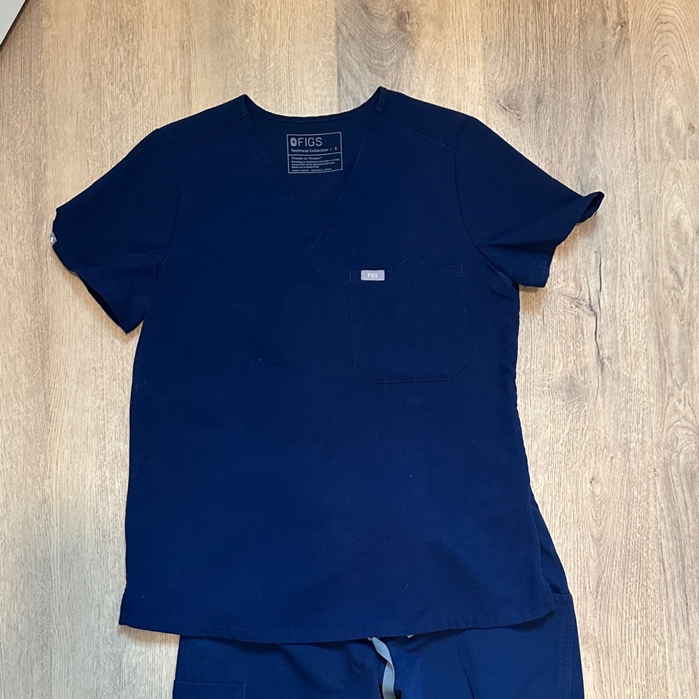 Figs Deep Blue Scrub Set